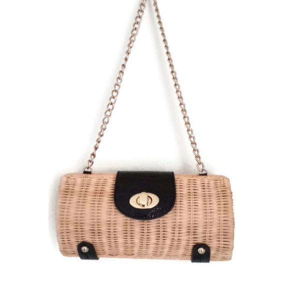 Beautiful ! Wicker Purse - Picture 1 of 3
